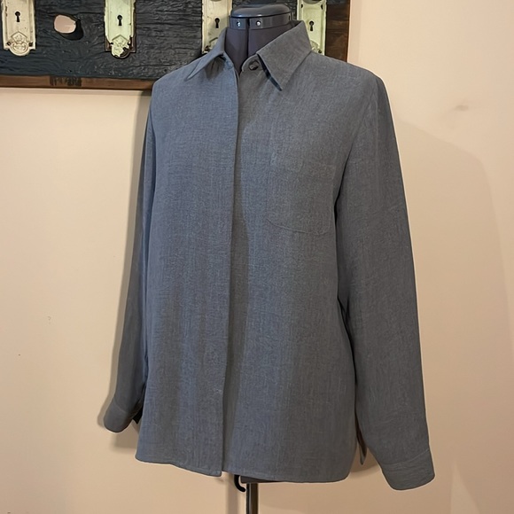 2/$30 NY & Co New York and Company Grey Blouse Size Large - Picture 2 of 14